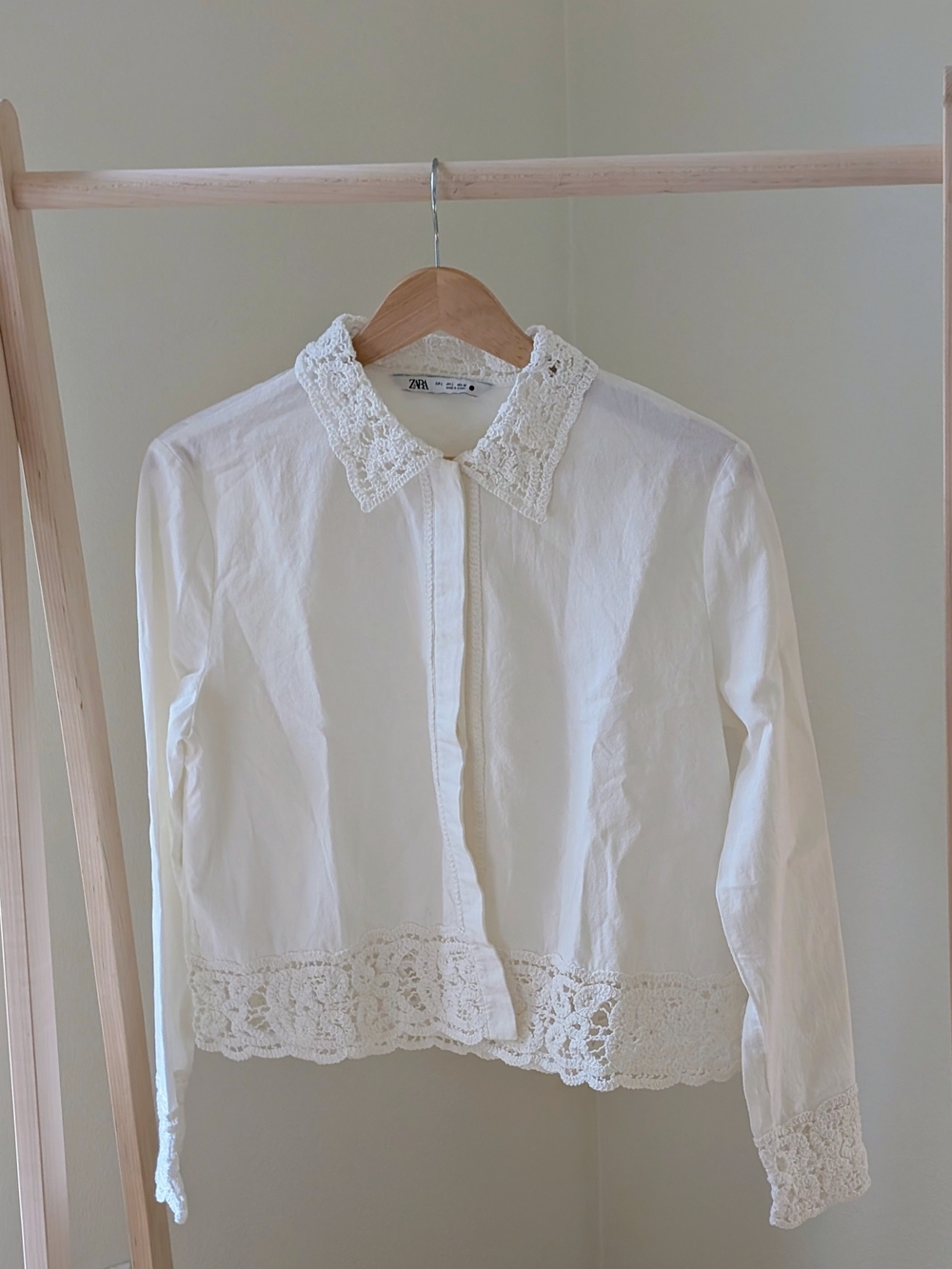 Zara Embroidered Floral Lace Crochet Trim Collared Blouse In White - L